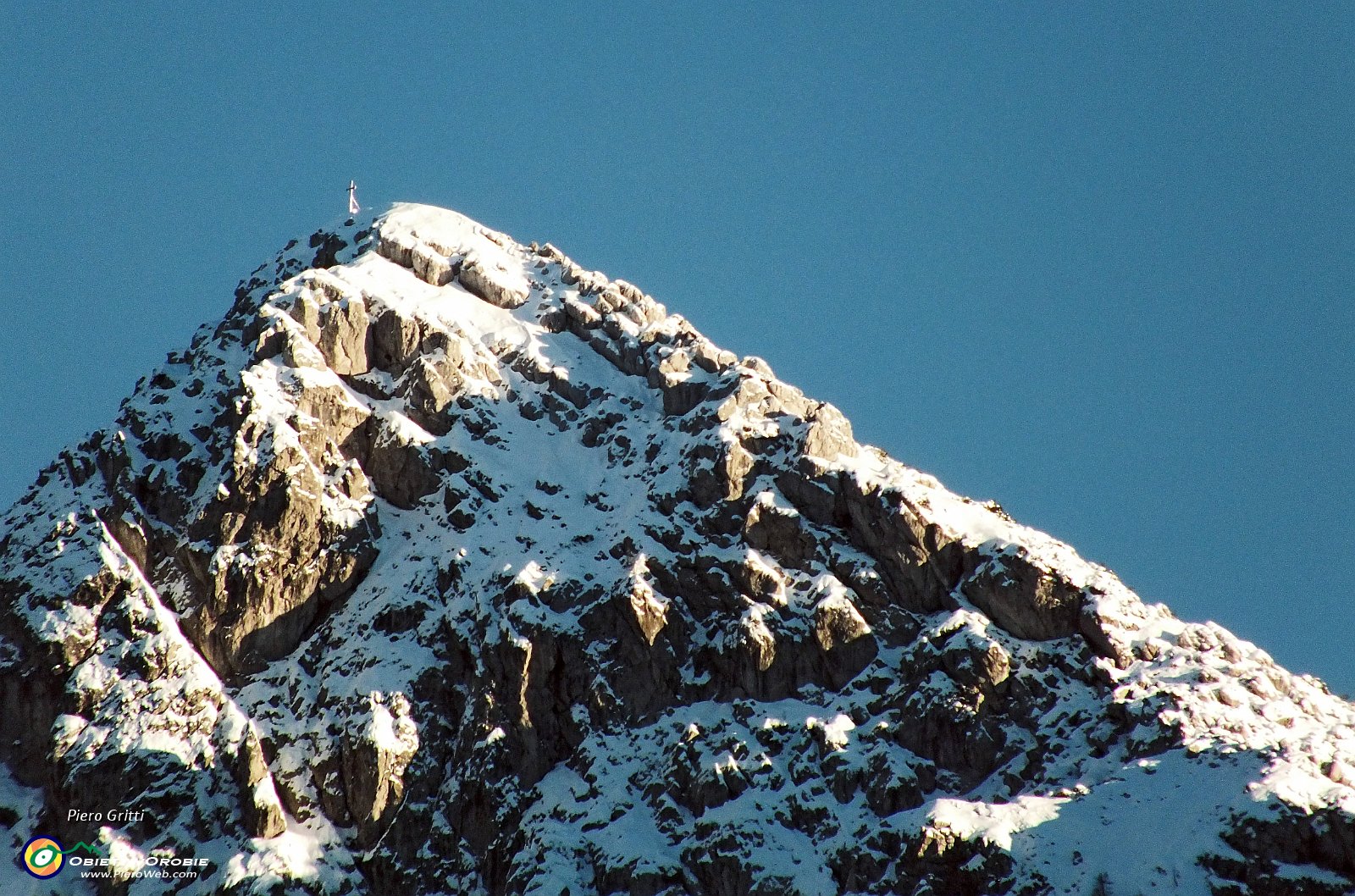 15 Zoom sulla cima La Croce dell'Alben.JPG